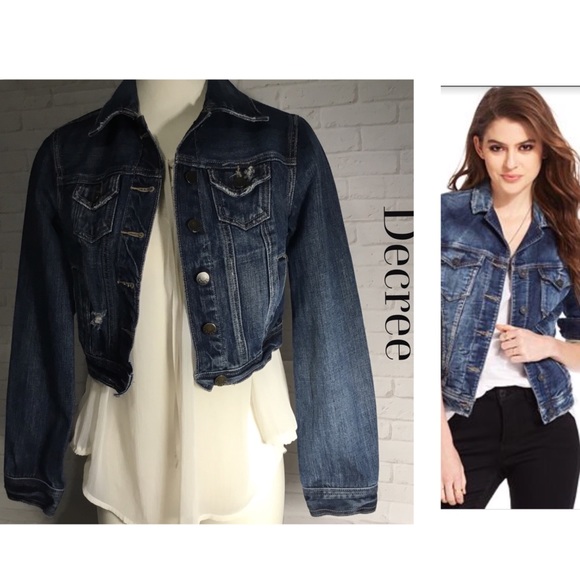Decree Jackets & Blazers - Decree blue jean jacket distressed women’s small